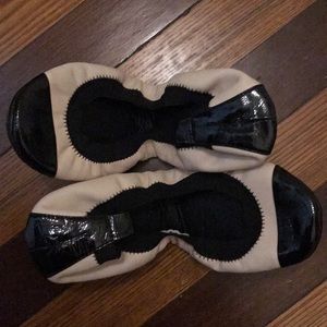 VGUC Two Tone Ballet flats by Yosi Samra